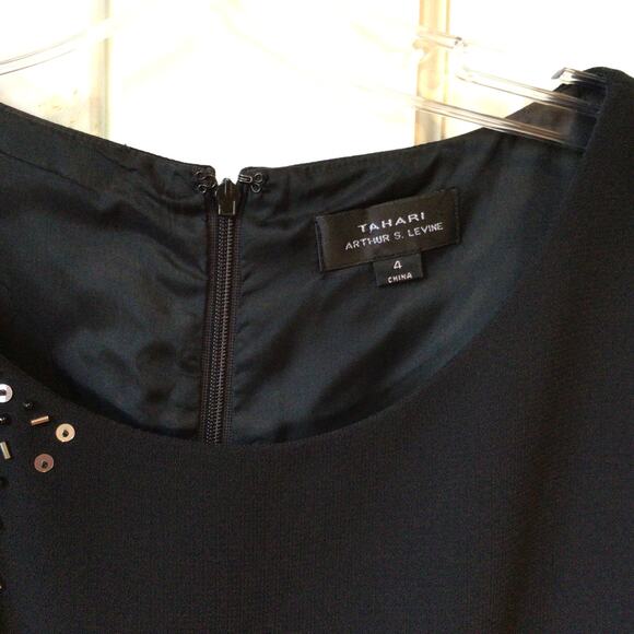 Tahari Arthur S. Levine Black Embellished Cocktail Dress Sz 4 - Picture 4 of 7